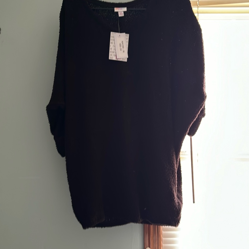 LuLaRoe Naomi sweater size M NWT